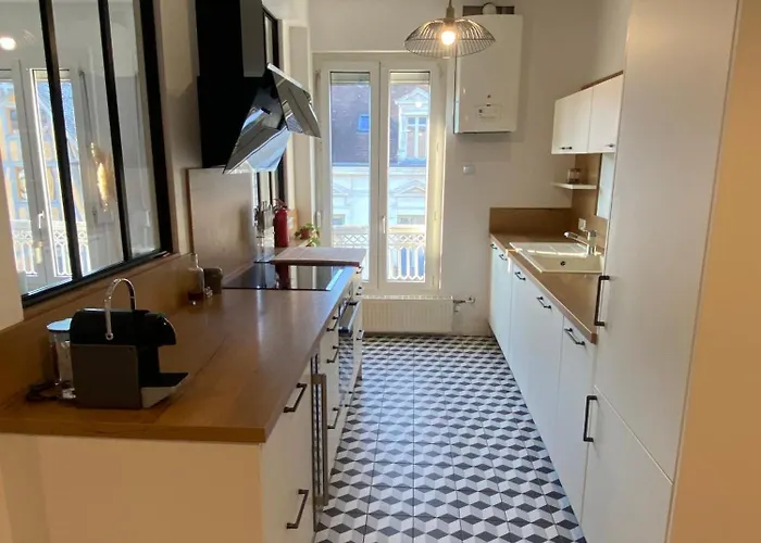 Apartmán Luxueux, Ultra-centre, Fibre & Clim Troyes